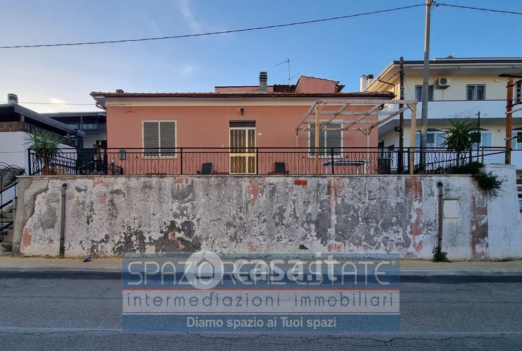 Casa indipendente in Vendita in Strada Provinciale per Pescara - San Silvestro a Pescara