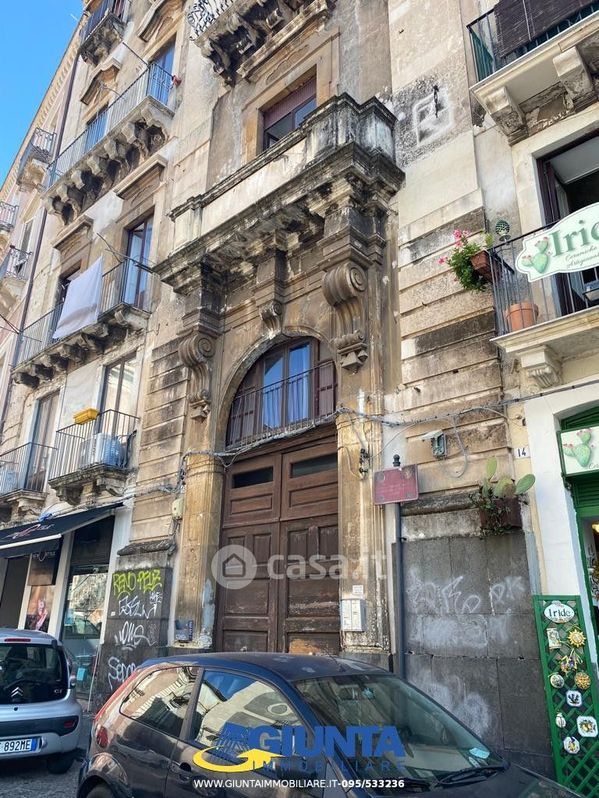 Appartamento in Vendita in Piazza Manganelli 13 a Catania