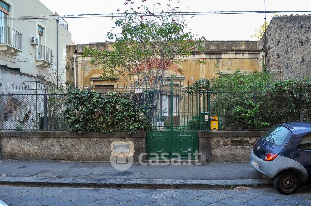 Casa indipendente in Vendita in Via Antonio Santangelo Fulci 43 a Catania