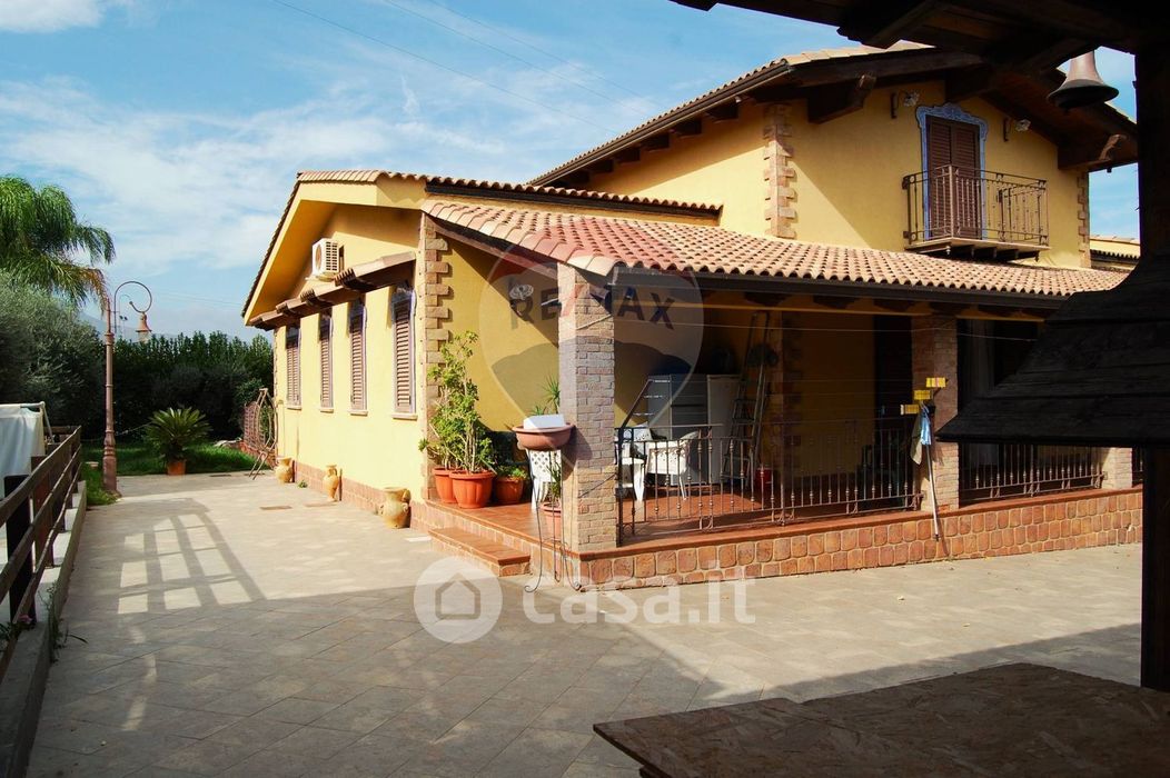 Villa in Vendita in Via L. 29 50 -44 a Misilmeri