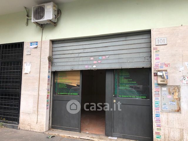 Negozio/Locale commerciale in Vendita in Via Albona 101 a Roma