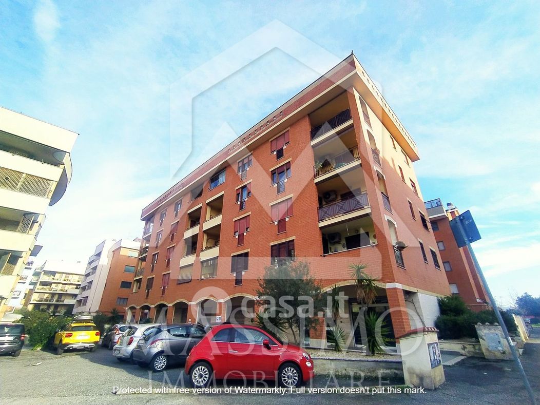 Appartamento in Vendita in Via Enzo Benedetto a Roma