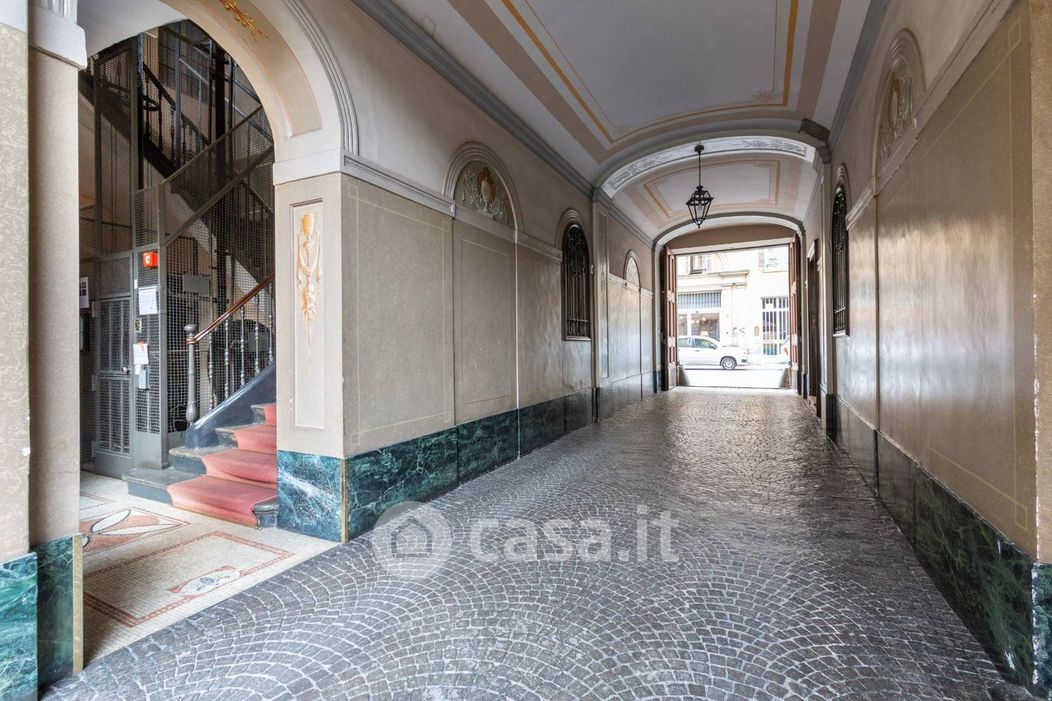 Appartamento in Vendita in Via della Rocca a Torino