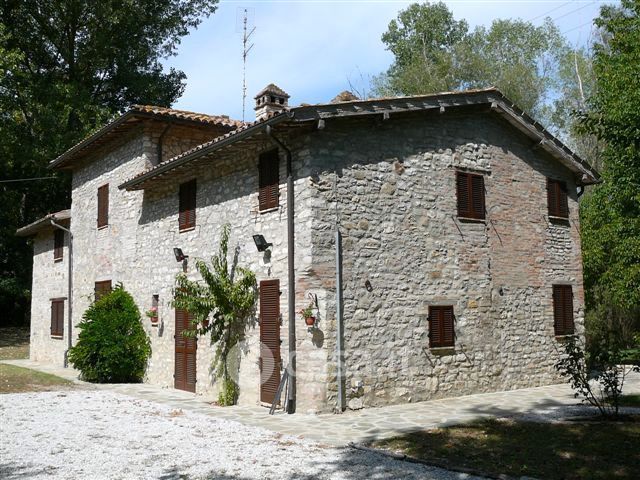 Rustico/Casale in Vendita in Viale Pompeo Pellini a Perugia