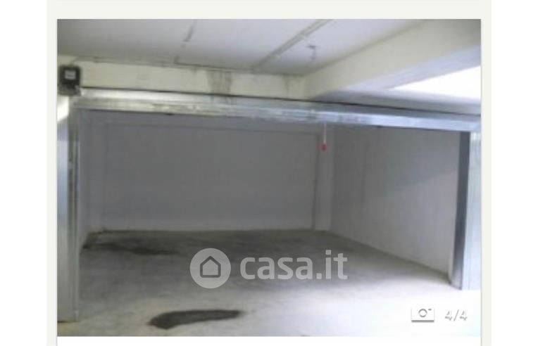 Garage/Posto auto in Vendita in Via Giuseppe Andreoli 7 a Roma