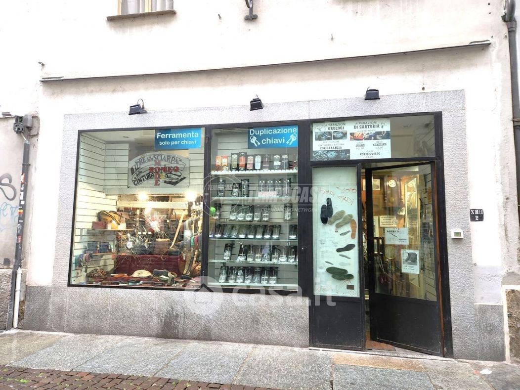 Negozio/Locale commerciale in Vendita in Via Santa Chiara a Torino