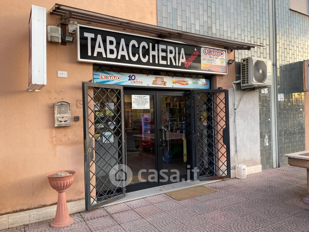 Negozio/Locale commerciale in Vendita in Via della Pietrara 161 a Guidonia Montecelio