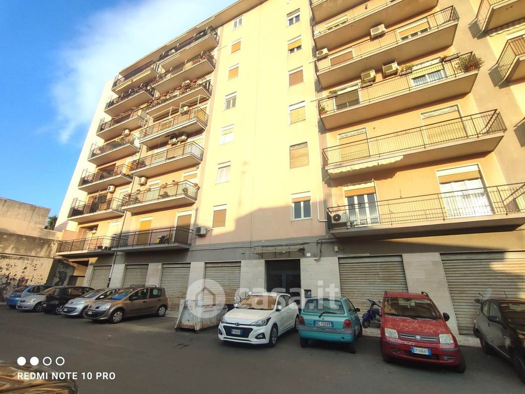 Appartamento in Vendita in Piazza Duca di Camastra a Catania