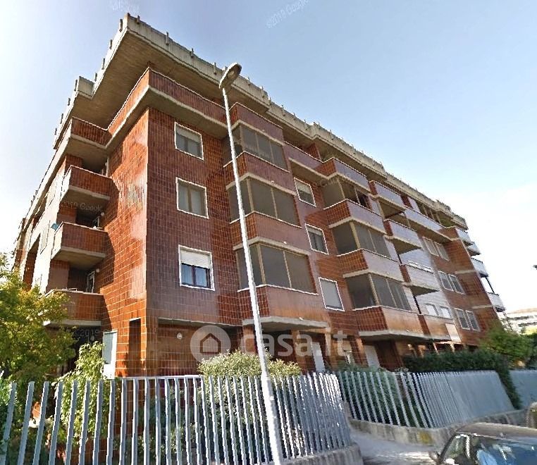 Appartamento in Vendita in Via Cefalonia a Novara