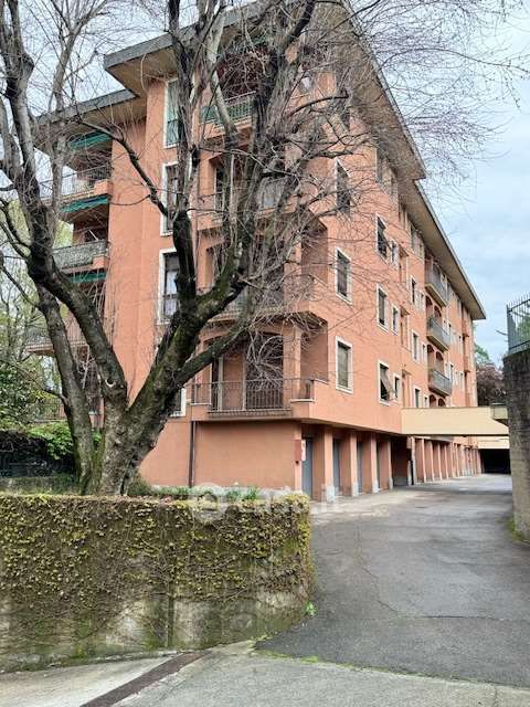 Appartamento in Vendita in Via Natisone 5 a Varese