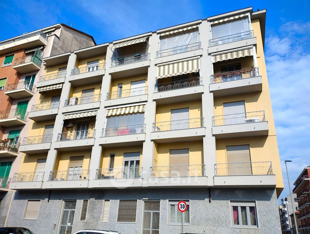 Appartamento in Vendita in Via Giosuè Borsi 99 a Torino