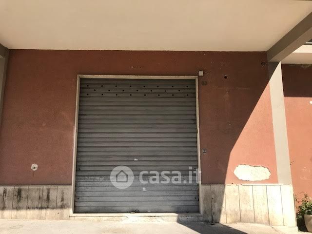 Negozio/Locale commerciale in Vendita in Via Alcibiade a Siracusa