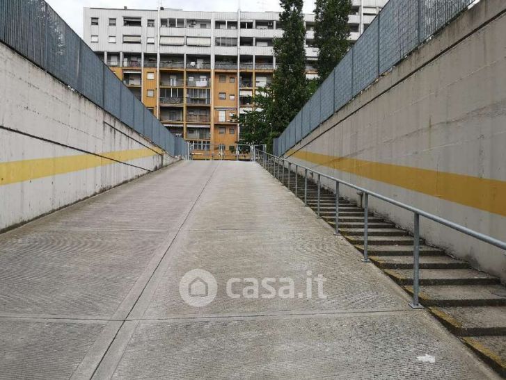 Garage/Posto auto in Vendita in Via Cascina Bianca 9 a Milano