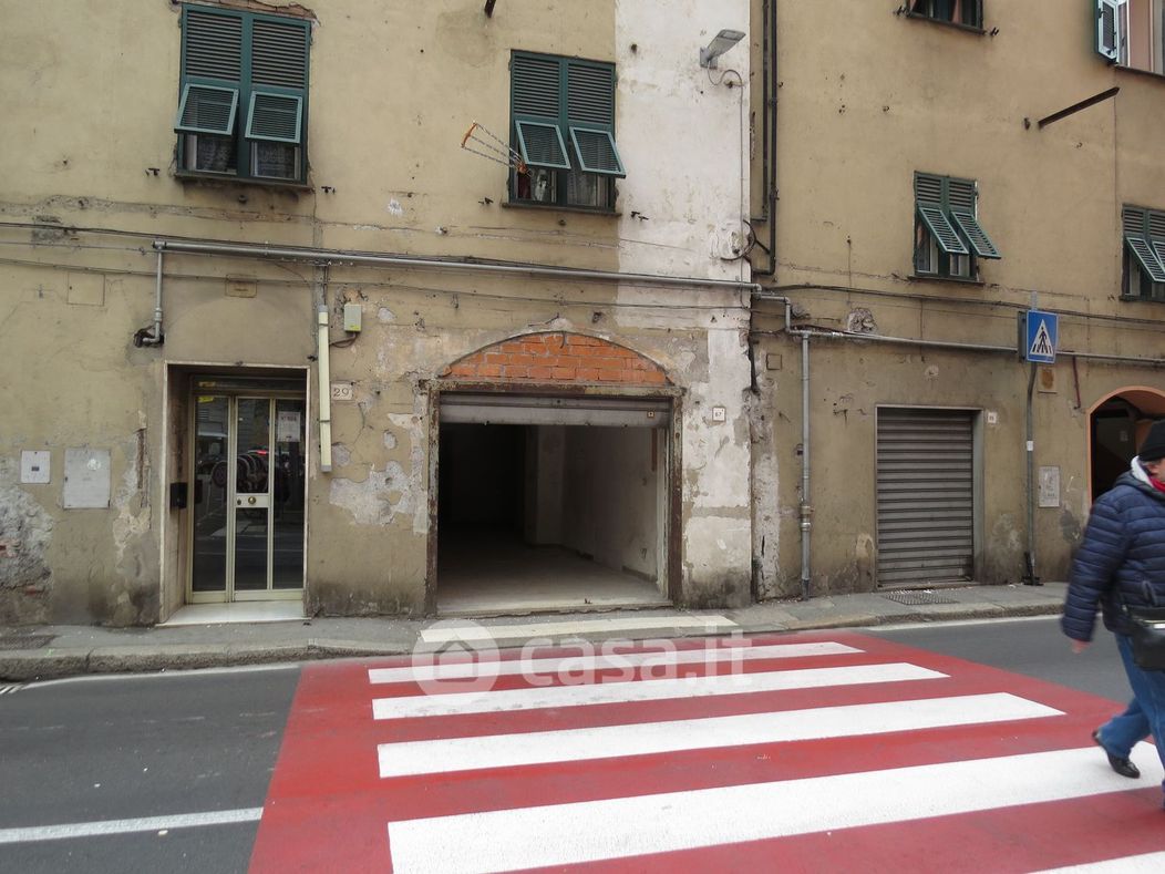 Negozio/Locale commerciale in Vendita in Via Teglia 65 r a Genova