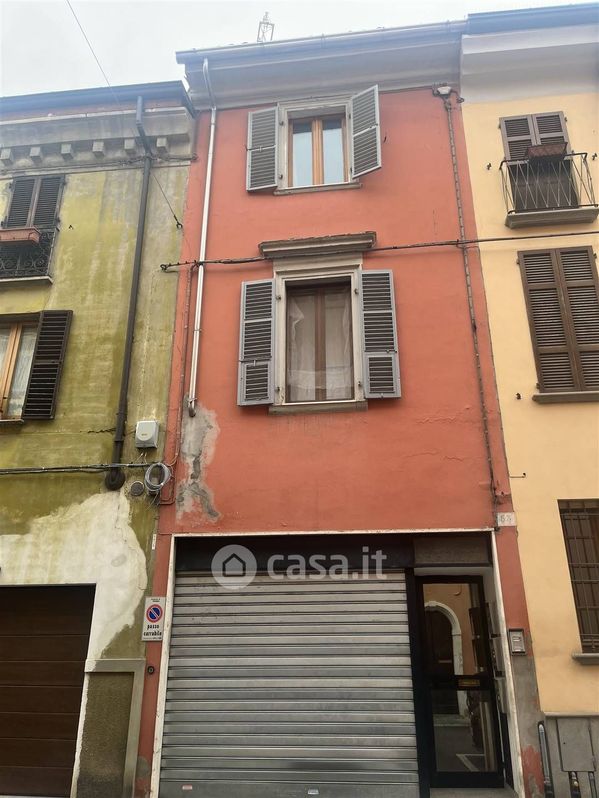 Casa indipendente in Vendita in Via Gaspare Landi 53 a Piacenza