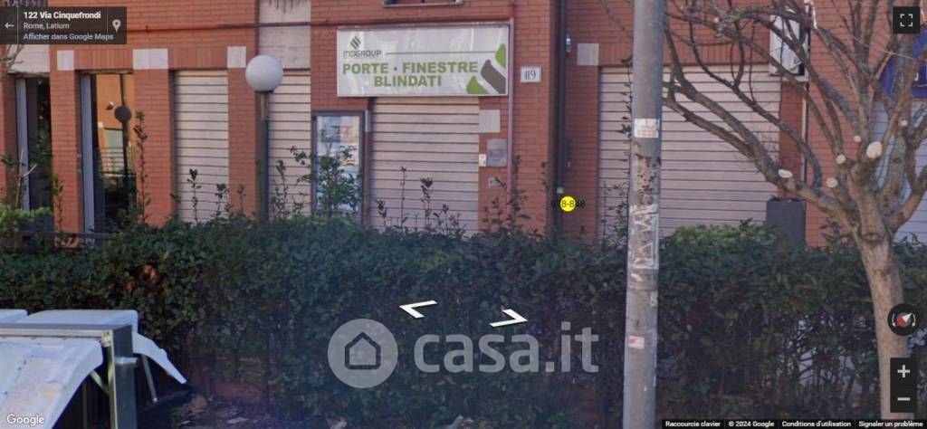 Negozio/Locale commerciale in Vendita in Via Cinquefrondi 119 a Roma