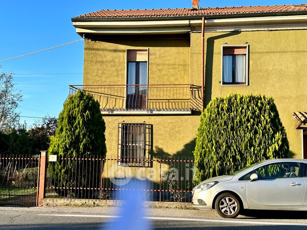 Casa indipendente in Vendita in Via Trovamala a Pavia