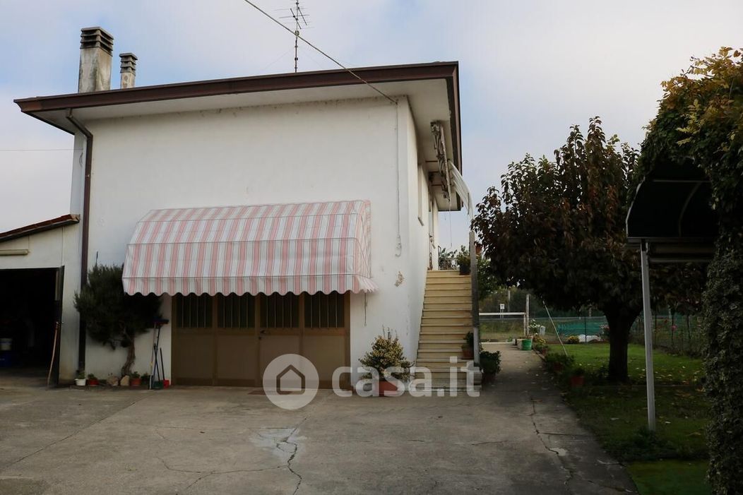 Casa indipendente in Vendita in Via Occara 127 a Legnago