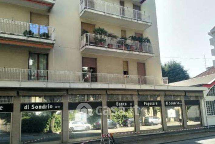 Appartamento in Vendita in Via Due Giugno 8 a Milano