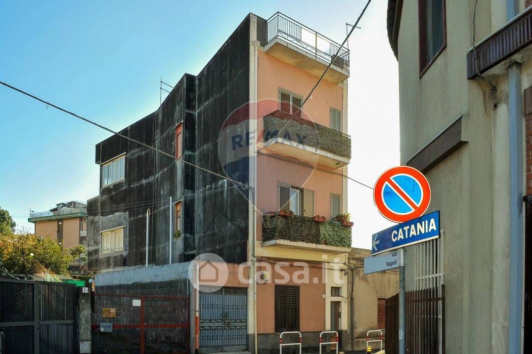 Appartamento in Vendita in Via Napoli 5 a Gravina di Catania