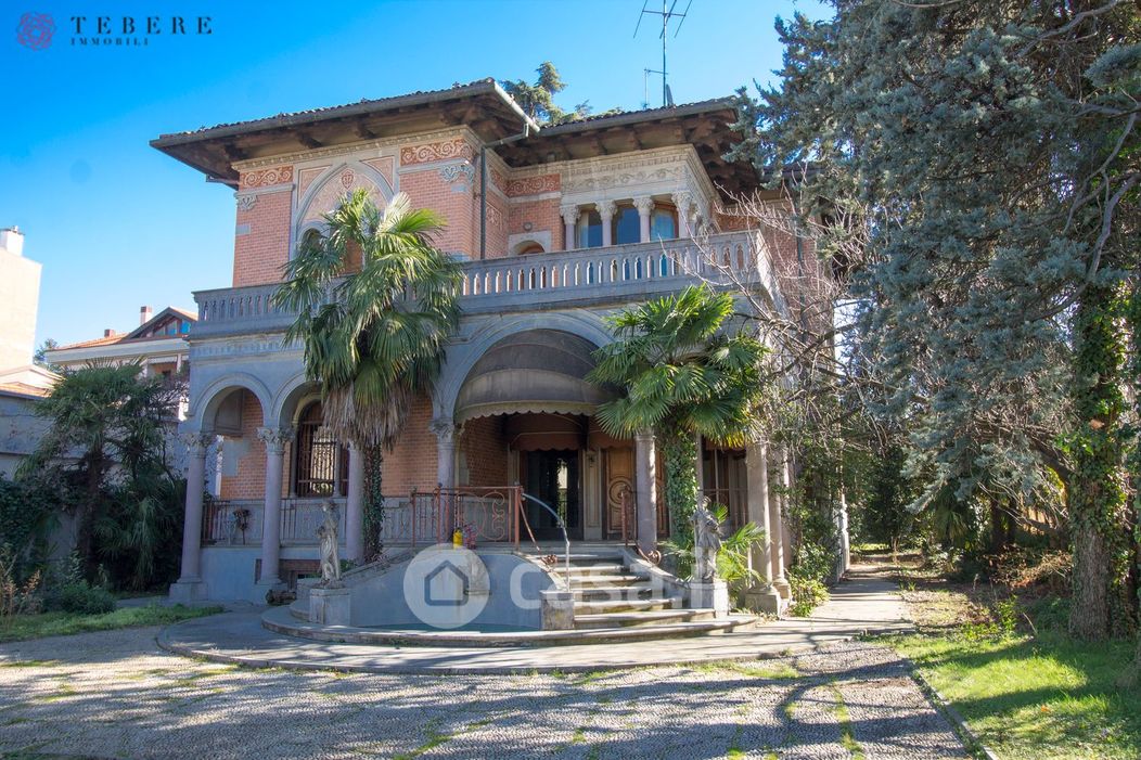 Villa in Vendita in Via A. Agnelli 14 a Gallarate