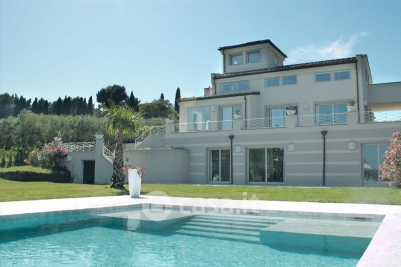 Villa in Affitto in a Misano Adriatico