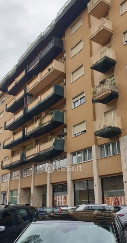 Appartamento in Affitto in Via Damiani Almeyda a Palermo