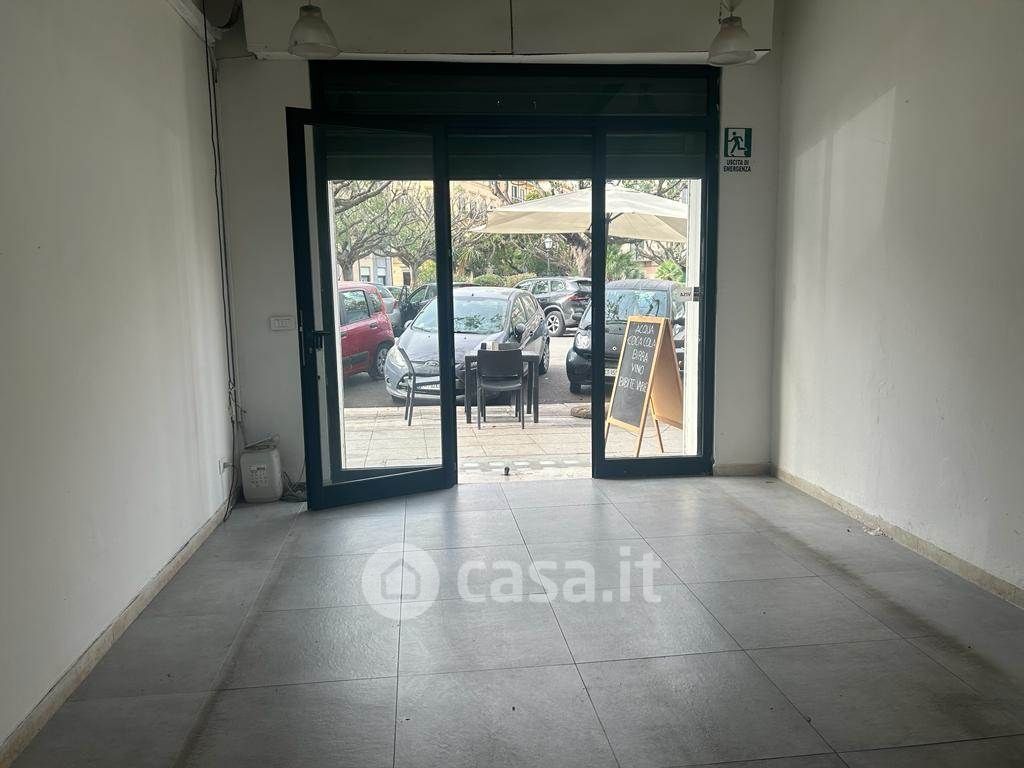 Negozio/Locale commerciale in Affitto in Piazza Sant'Oliva 30 a Palermo