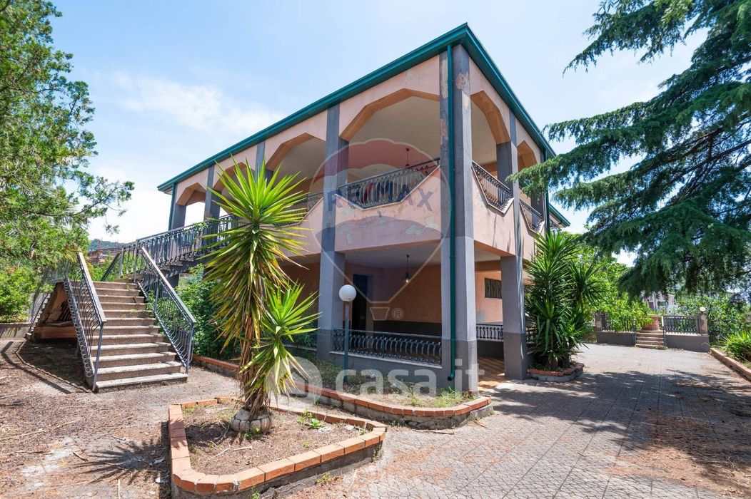 Villa in Vendita in Via Enrico Fermi 47 a Belpasso