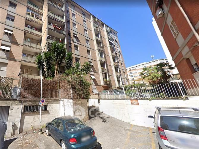 Appartamento in Vendita in Via Barisano da Trani a Roma