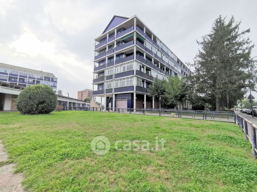 Appartamento in Vendita in Via Celeste Negarville 33 a Torino