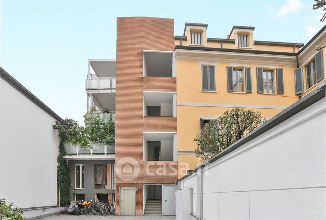 Appartamento in Vendita in Via Raffaello Sanzio 17 a Milano