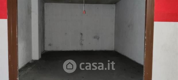 Garage/Posto auto in Vendita in Via Emilio Lussu 3 a Milano