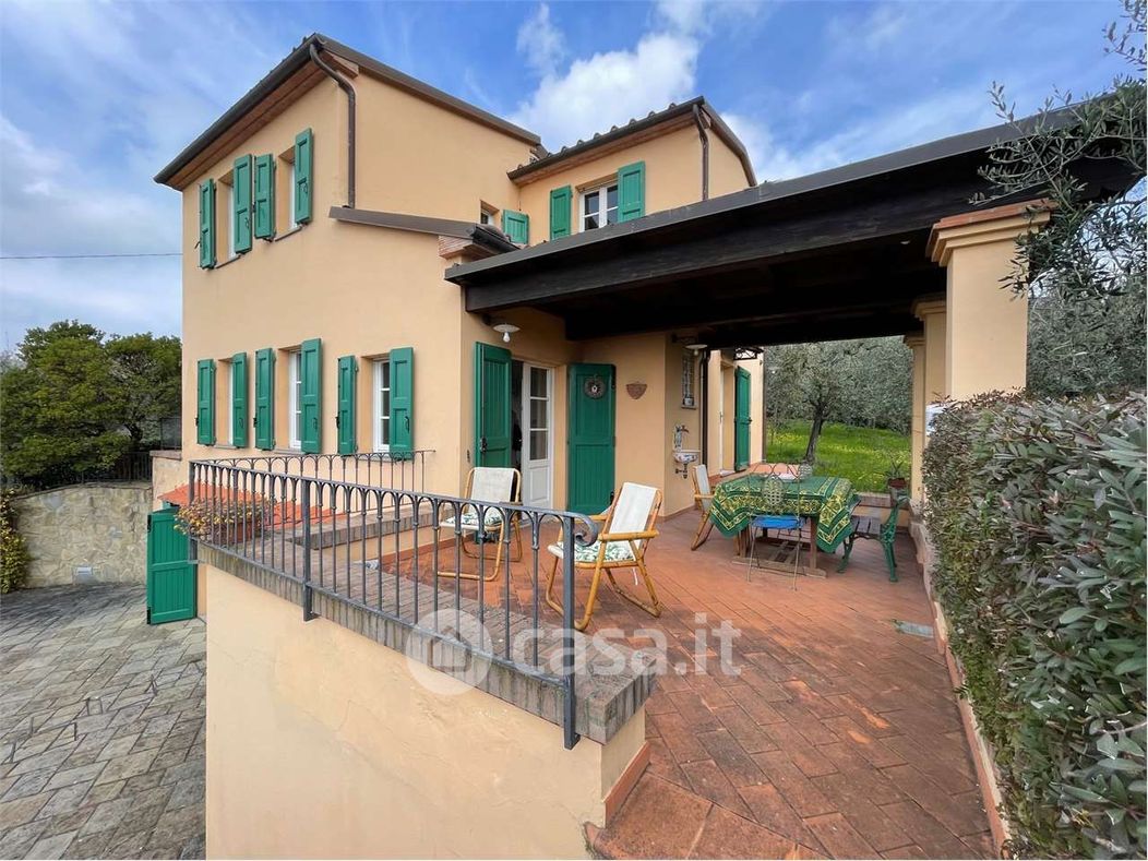 Villa in Vendita in Via San Bartolomeo a Monsummano Terme