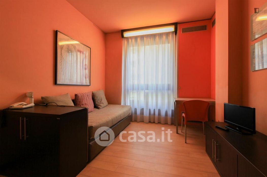 Appartamento in Affitto in Via Ippolito Nievo a Milano