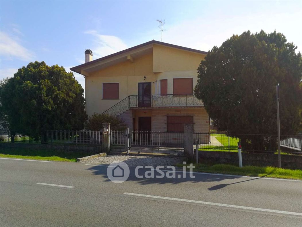 Casa Bi/Trifamiliare in Vendita in Via Levada 141 a Concordia Sagittaria