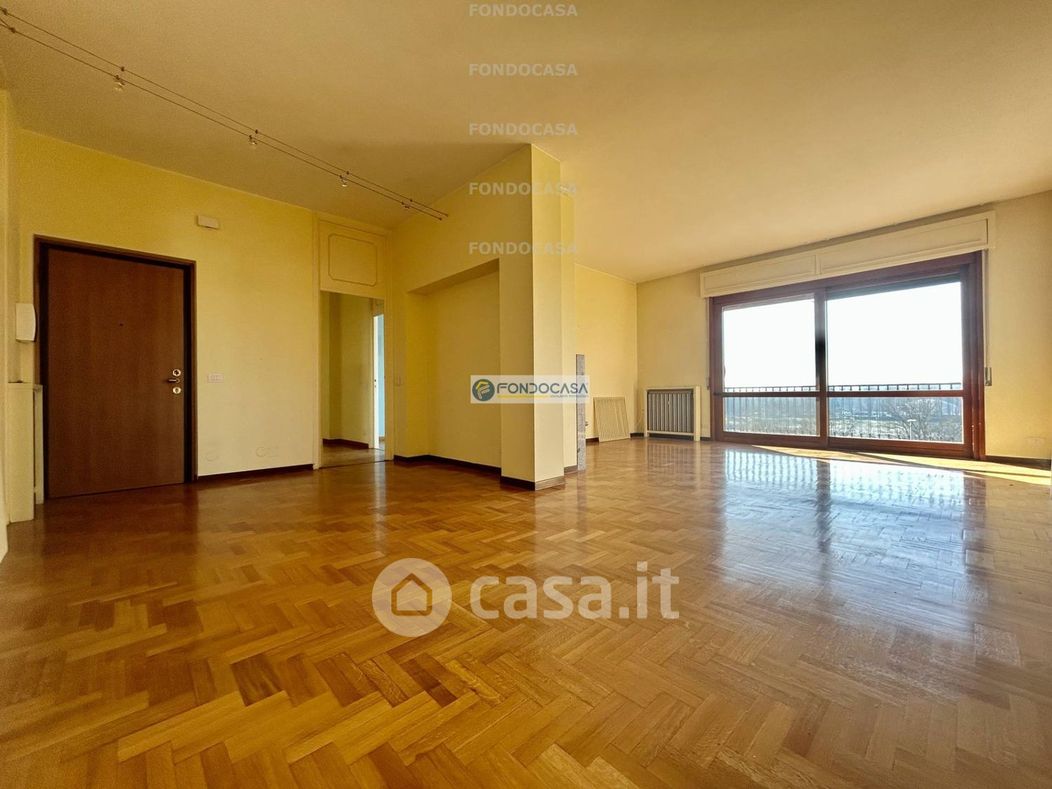 Appartamento in Vendita in Via Montebello della Battaglia 17 a Pavia