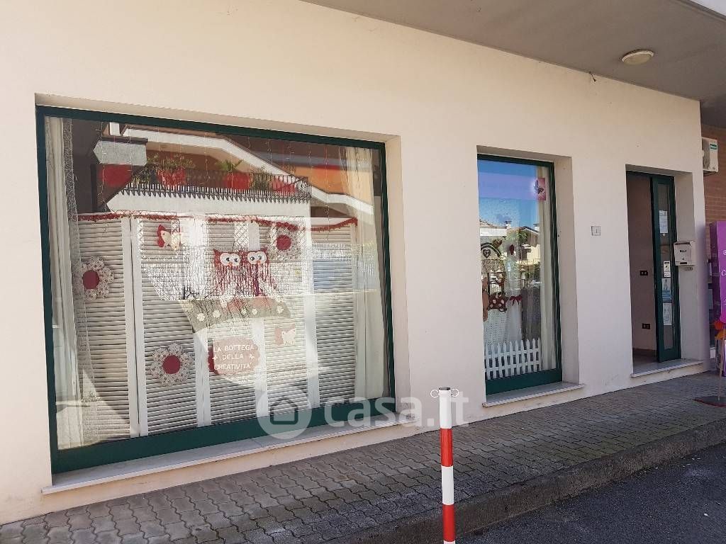 Negozio/Locale commerciale in Vendita in Via Carlo Vizzotto 45 a San Donà di Piave