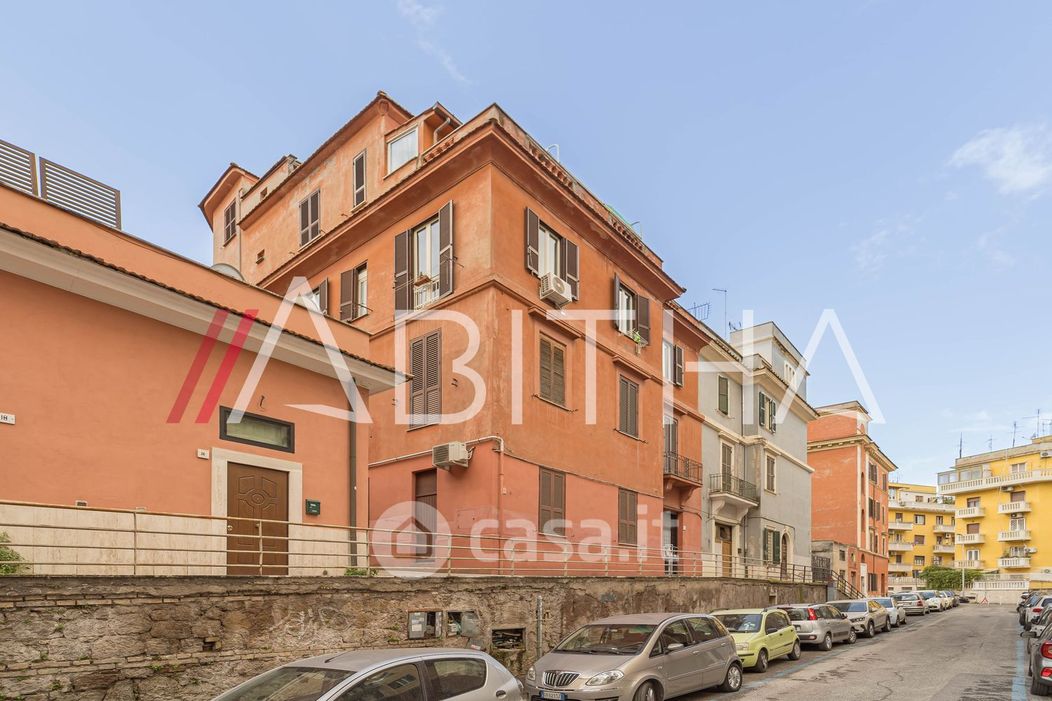 Appartamento in Vendita in Via Paolo Zacchia a Roma