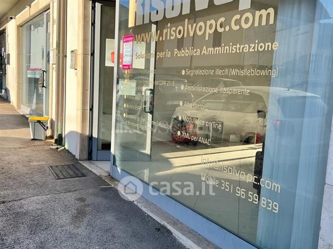 Negozio/Locale commerciale in Affitto in Via Fratelli Rosselli a Avezzano