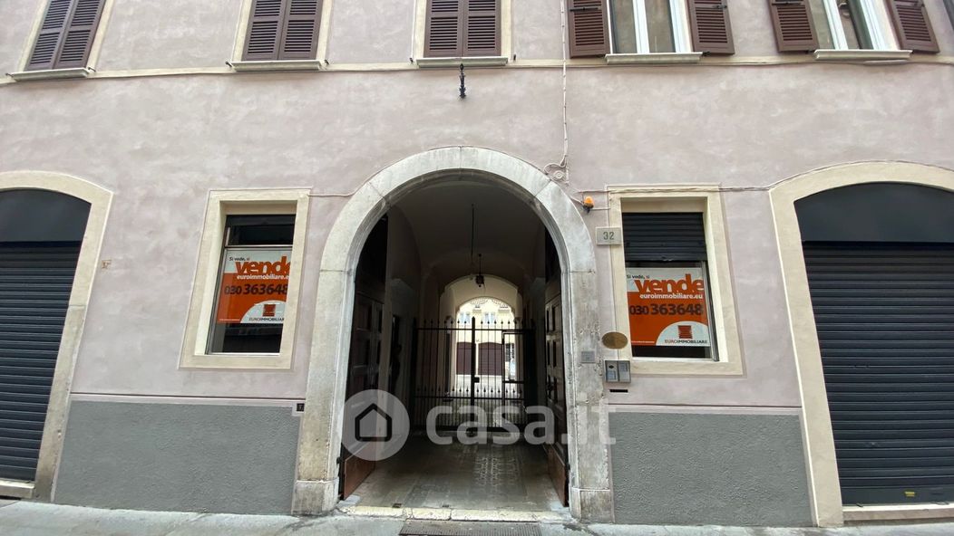 Negozio/Locale commerciale in Vendita in Via Trieste 32 a Brescia