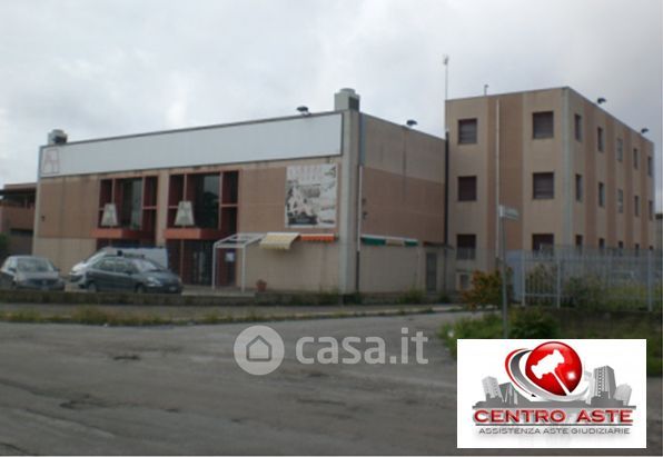 Negozio/Locale commerciale in Vendita in Via di San Giuliano a Foggia