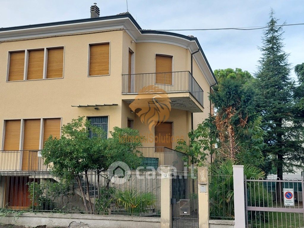 Casa indipendente in Vendita in Via Francesco Rossi 2 a Forlì