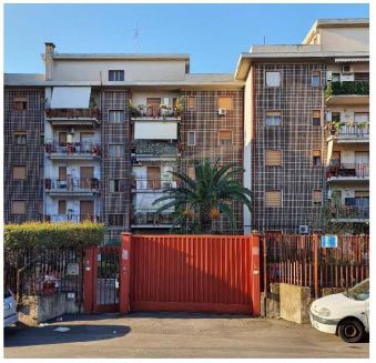 Appartamento in Vendita in Via Domenico Morelli 6 -8 a Catania