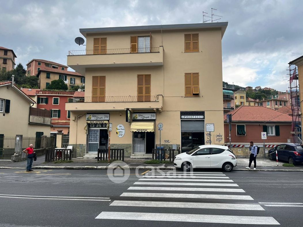 Negozio/Locale commerciale in Affitto in Via Struppa 90 R a Genova