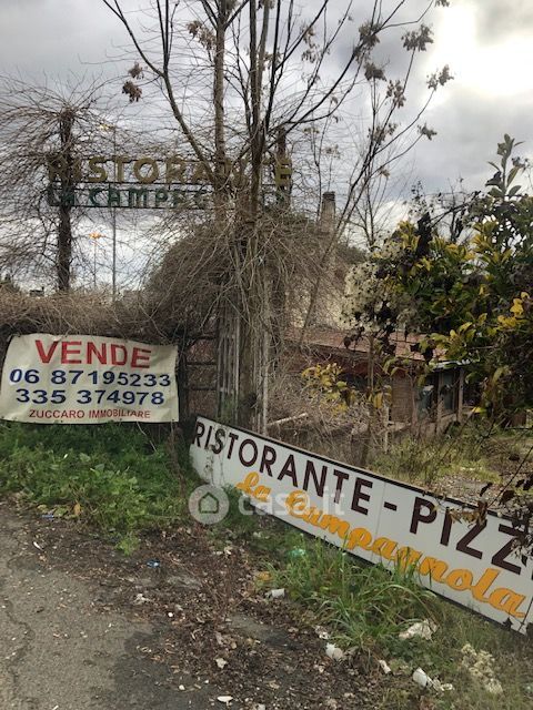 Negozio/Locale commerciale in Vendita in Via Flaminia 663 a Roma
