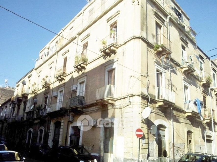 Appartamento in Vendita in Via D'Amico 83 a Catania