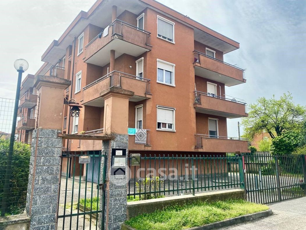 Appartamento in Vendita in Via Cesare Battisti a Casorate Primo