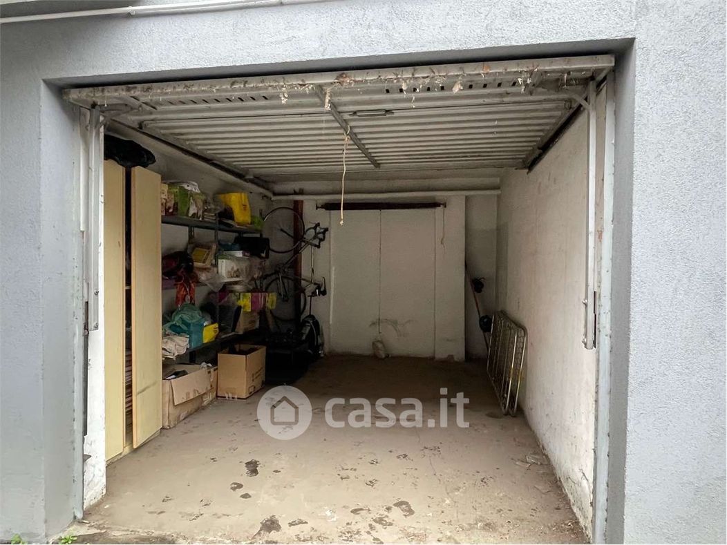 Garage/Posto auto in Vendita in Via del Cardellino 55 a Milano