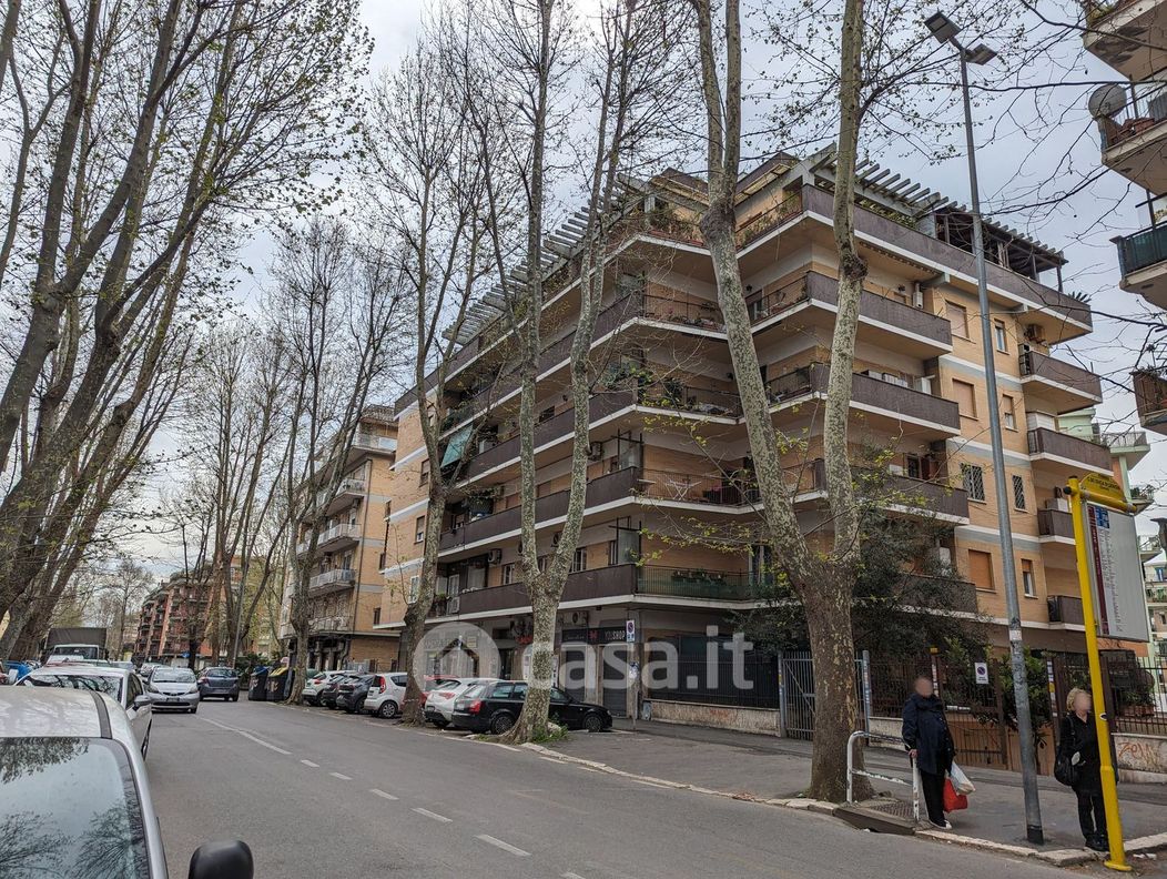 Appartamento in Vendita in Corso Duca di Genova 235 a Roma